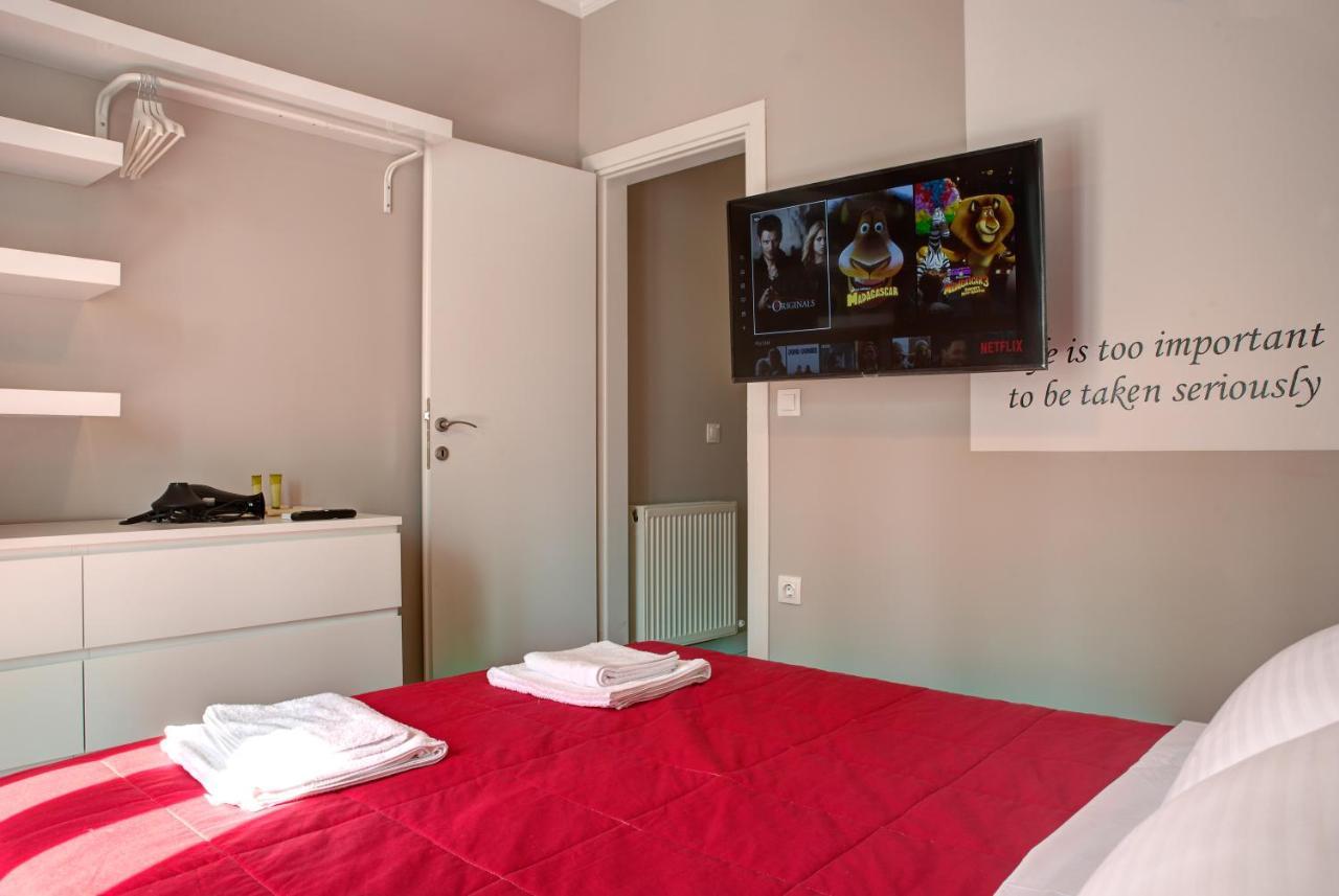 Modern Style Home Near The Train Station Tesalonika Bagian luar foto