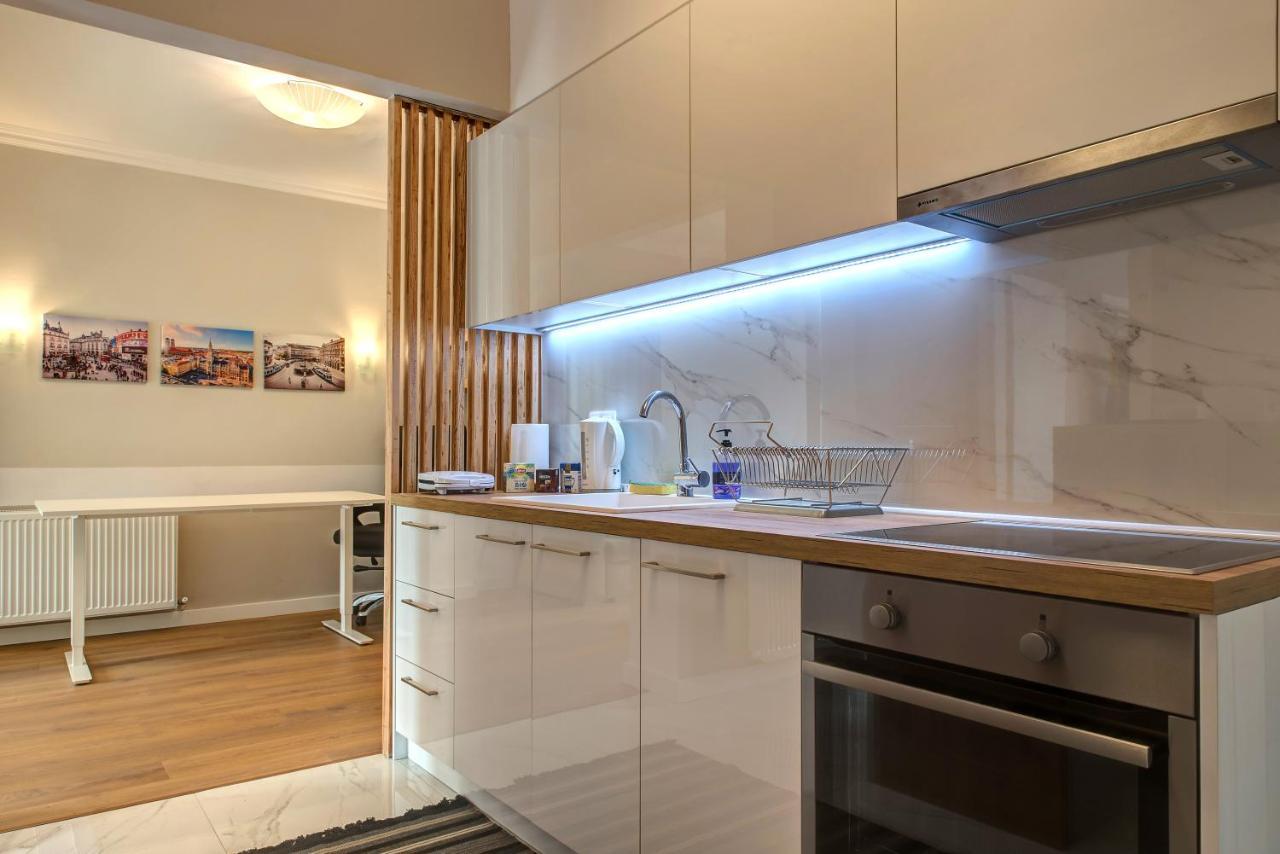 Modern Style Home Near The Train Station Tesalonika Bagian luar foto